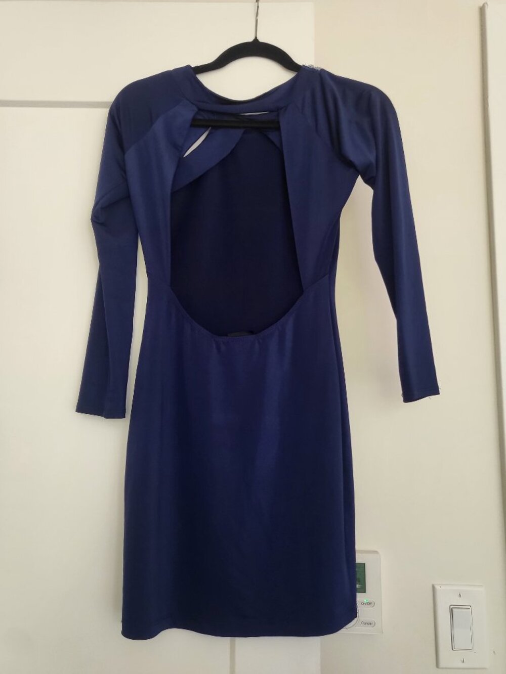 Mini (dress) - Picture 2 of 2